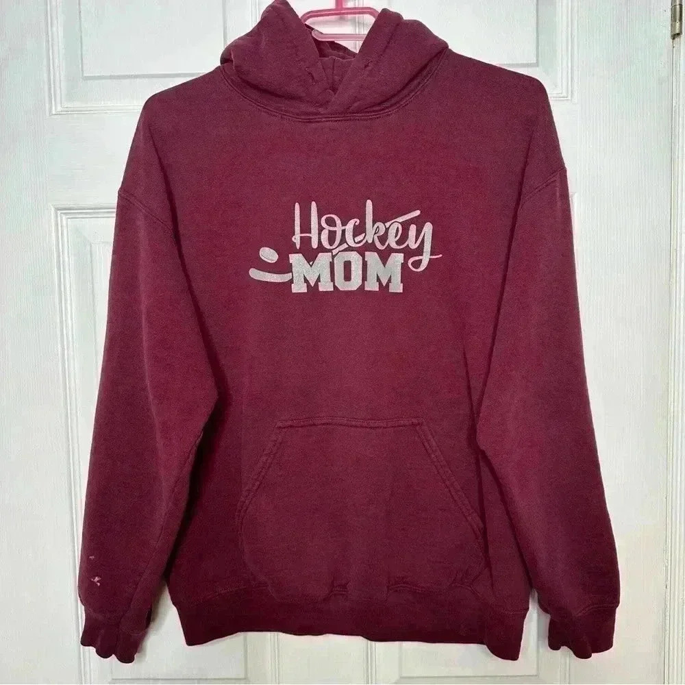 Gildan Hockey Mom Hoodie Burgundy Size Medium